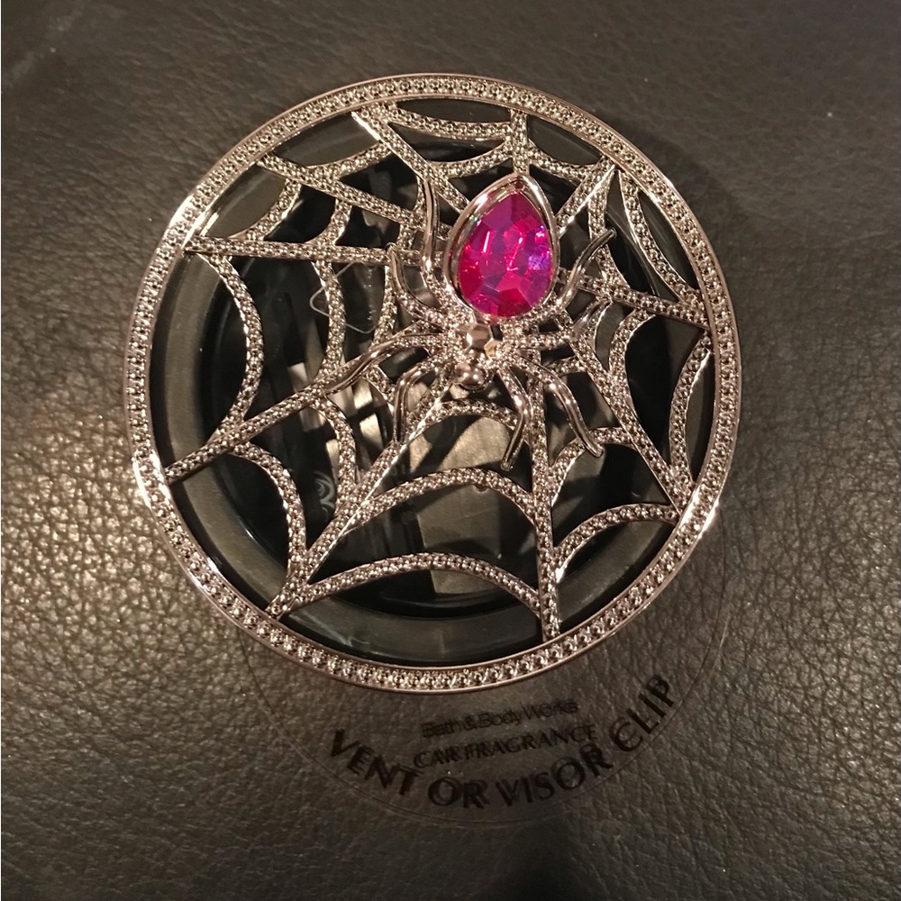 - BATH & BODY WORKS  Sparkly Spiderweb Vent Visor Clip.. Halloween 23